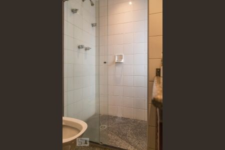 Apartamento para alugar com 210m², 4 quartos e 2 vagas Apartamento para alugar com 210m², 4 quartos e 2 vagasBanheiro do Quarto 3 (suite)