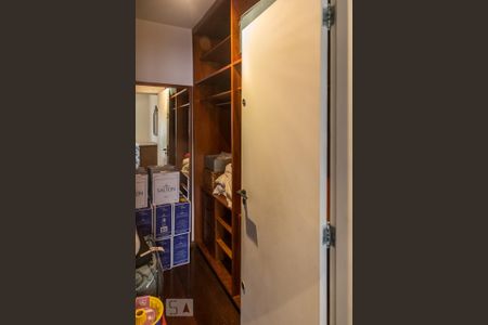 Apartamento para alugar com 210m², 4 quartos e 2 vagas Apartamento para alugar com 210m², 4 quartos e 2 vagasCloset do Quarto 4