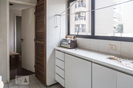 Apartamento para alugar com 210m², 4 quartos e 2 vagas Apartamento para alugar com 210m², 4 quartos e 2 vagasÁrea de serviço