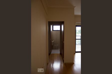 Corredor para os quartos de apartamento à venda com 1 quarto, 55m² em Botafogo, Campinas