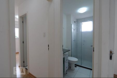 Apartamento à venda com 60m², 2 quartos e 1 vagaSuite e banheiro social, vistos do acesso aos quartos