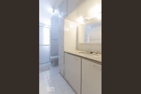 banheiro 2 de apartamento para alugar com 3 quartos, 90m² em Pinheiros, São Paulo