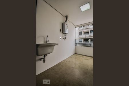 Lavanderia de apartamento para alugar com 2 quartos, 70m² em Jardim das Acácias, São Paulo