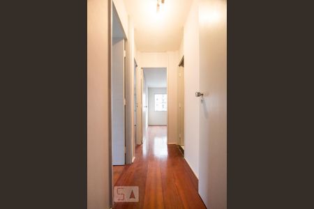 Corredor Quartos de apartamento à venda com 3 quartos, 94m² em Moema, São Paulo