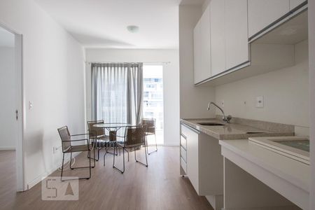Apartamento para alugar com 47m², 1 quarto e 1 vagaSala / Cozinha