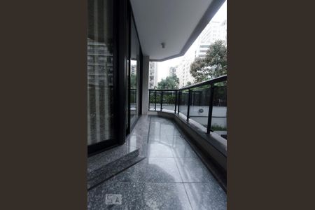 varanda 2 sala  de apartamento para alugar com 3 quartos, 200m² em Higienópolis, São Paulo