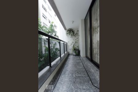 varanda 2 sala  de apartamento para alugar com 3 quartos, 200m² em Higienópolis, São Paulo