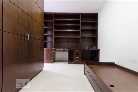 Apartamento à venda com 200m², 3 quartos e 3 vagassuite 1