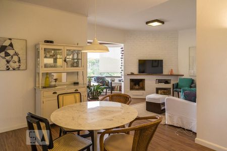 Apartamento à venda com 67m², 2 quartos e 1 vaga Apartamento à venda com 67m², 2 quartos e 1 vagaSala