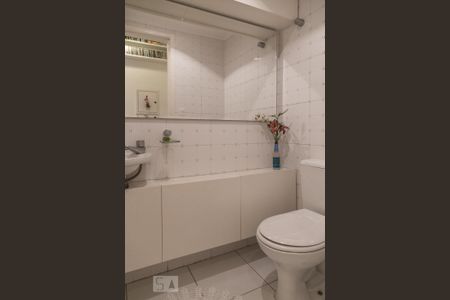 Apartamento à venda com 67m², 2 quartos e 1 vaga Apartamento à venda com 67m², 2 quartos e 1 vagaLavabo