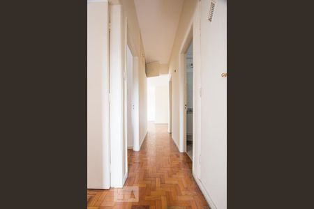 Apartamento à venda com 140m², 4 quartos e 2 vagasCorredor Quartos