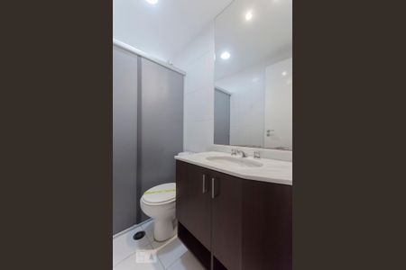 banheiro de apartamento para alugar com 1 quarto, 59m² em Vila Romana, São Paulo