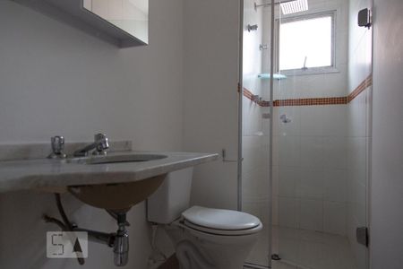 Apartamento para alugar com 65m², 2 quartos e 1 vaga Apartamento para alugar com 65m², 2 quartos e 1 vagaBanheiro social