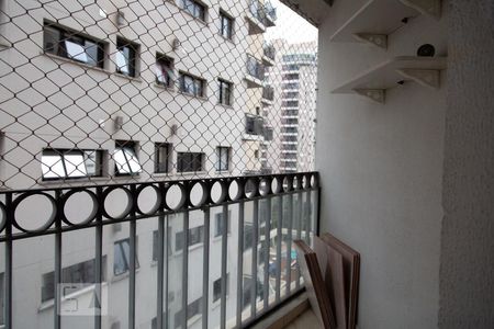Varanda da sala de apartamento para alugar com 2 quartos, 65m² em Cidade Jardim, São Paulo