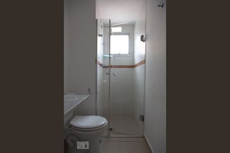 Apartamento para alugar com 65m², 2 quartos e 1 vaga Apartamento para alugar com 65m², 2 quartos e 1 vagaBanheiro social