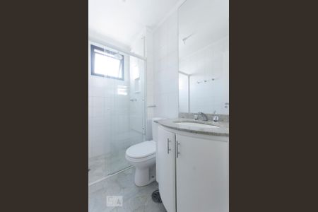 banheiro  de apartamento para alugar com 3 quartos, 100m² em Perdizes, São Paulo