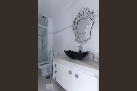 banheiro suite de apartamento para alugar com 1 quarto, 50m² em Jardim Paulista, São Paulo