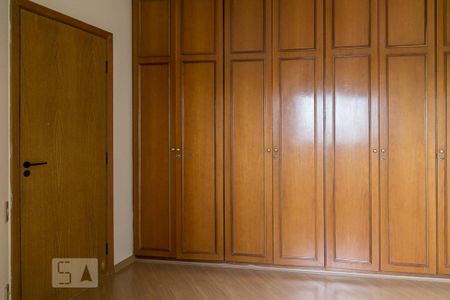 Quarto 1 de apartamento para alugar com 3 quartos, 136m² em Brooklin Paulista, São Paulo