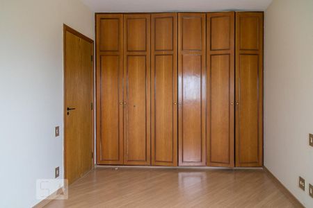 Apartamento para alugar com 136m², 3 quartos e 2 vagasQuarto 2