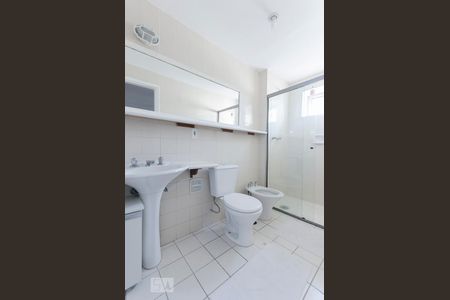 banheiro suite  de apartamento para alugar com 1 quarto, 35m² em Morro dos Ingleses, São Paulo