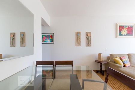 Sala de apartamento para alugar com 2 quartos, 70m² em Vila Nova Conceição, São Paulo