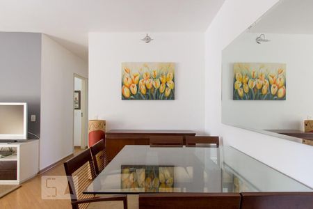 Sala de apartamento para alugar com 2 quartos, 70m² em Vila Nova Conceição, São Paulo