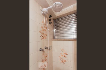 Banheiro Hall de apartamento à venda com 2 quartos, 90m² em Itaim, São Paulo