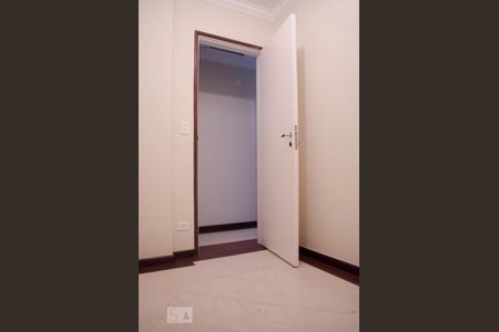 Quarto 01 de apartamento para alugar com 3 quartos, 75m² em Mirandópolis, São Paulo
