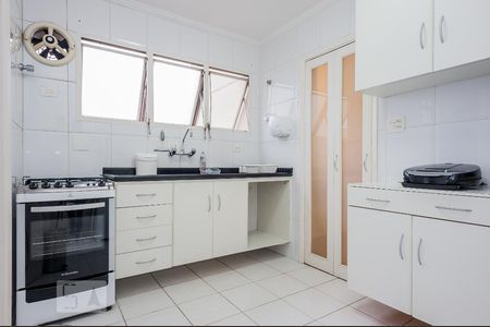 Apartamento para alugar com 70m², 2 quartos e 1 vagaCozinha completa com fogão