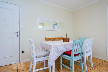 Sala de jantar com mesa 6 lugares de apartamento para alugar com 2 quartos, 70m² em Indianópolis, São Paulo