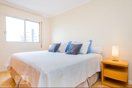 Quarto casal com cama box king de apartamento para alugar com 2 quartos, 70m² em Indianópolis, São Paulo