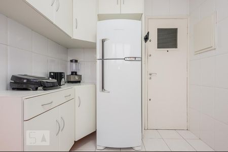 Apartamento para alugar com 70m², 2 quartos e 1 vagaCozinha completa com geladeira duplex