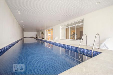 Studio à venda com 32m², 1 quarto e 1 vaga Studio à venda com 32m², 1 quarto e 1 vagaPisicina