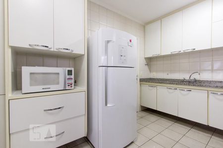 Apartamento à venda com 104m², 3 quartos e 3 vagas Apartamento à venda com 104m², 3 quartos e 3 vagasCozinha