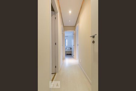 Apartamento à venda com 104m², 3 quartos e 3 vagas Apartamento à venda com 104m², 3 quartos e 3 vagasCorredor Quartos