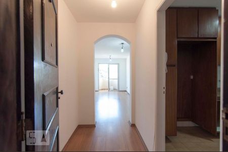 Entrada do apartamento e cozinha de apartamento para alugar com 2 quartos, 74m² em Vila Ipojuca, São Paulo