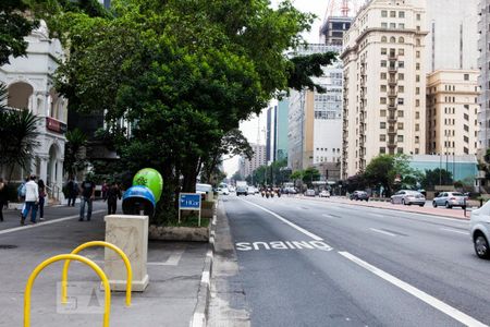 vista da rua de apartamento à venda com 1 quarto, 30m² em Bela Vista, São Paulo