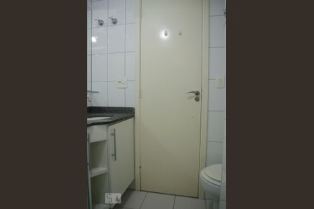 Apartamento à venda com 68m², 2 quartos e 1 vaga Apartamento à venda com 68m², 2 quartos e 1 vagaBanheiro