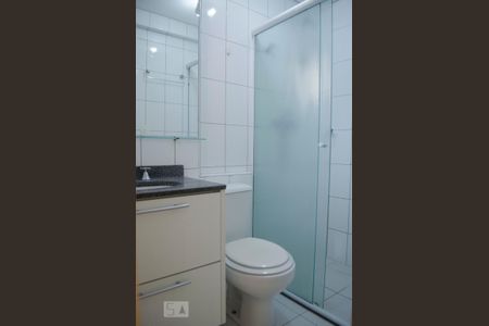 Apartamento à venda com 68m², 2 quartos e 1 vaga Apartamento à venda com 68m², 2 quartos e 1 vagaBanheiro da suite