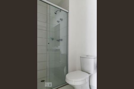 Banheiro de kitnet/studio para alugar com 1 quarto, 40m² em Bela Vista, São Paulo