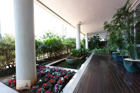 Apartamento para alugar com 76m², 2 quartos e 1 vagaÁrea comum externa