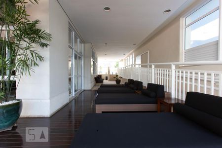 Apartamento para alugar com 76m², 2 quartos e 1 vagaÁrea comum externa