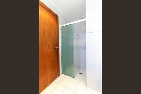 Apartamento à venda com 273m², 4 quartos e 3 vagas Apartamento à venda com 273m², 4 quartos e 3 vagasBanheiro da suíte 1