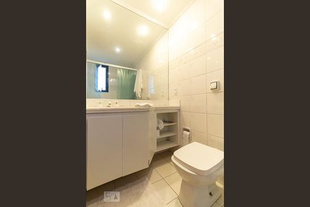 Apartamento à venda com 273m², 4 quartos e 3 vagas Apartamento à venda com 273m², 4 quartos e 3 vagasBanheiro da suíte 3