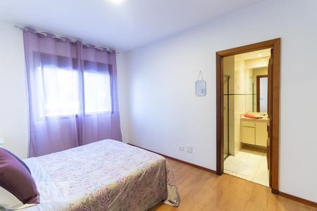 Apartamento à venda com 273m², 4 quartos e 3 vagas Apartamento à venda com 273m², 4 quartos e 3 vagasSuíte 2