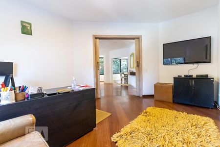 Sala de TV - escritório de apartamento à venda com 4 quartos, 273m² em Vila Madalena, São Paulo