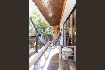 Apartamento à venda com 273m², 4 quartos e 3 vagas Apartamento à venda com 273m², 4 quartos e 3 vagasVaranda da sala