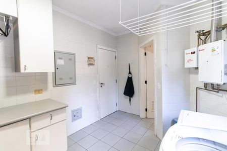 Apartamento à venda com 273m², 4 quartos e 3 vagas Apartamento à venda com 273m², 4 quartos e 3 vagasÁrea de serviço