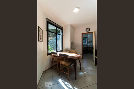 Apartamento à venda com 273m², 4 quartos e 3 vagas Apartamento à venda com 273m², 4 quartos e 3 vagasCopa