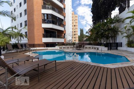 Apartamento à venda com 273m², 4 quartos e 3 vagas Apartamento à venda com 273m², 4 quartos e 3 vagasPiscina